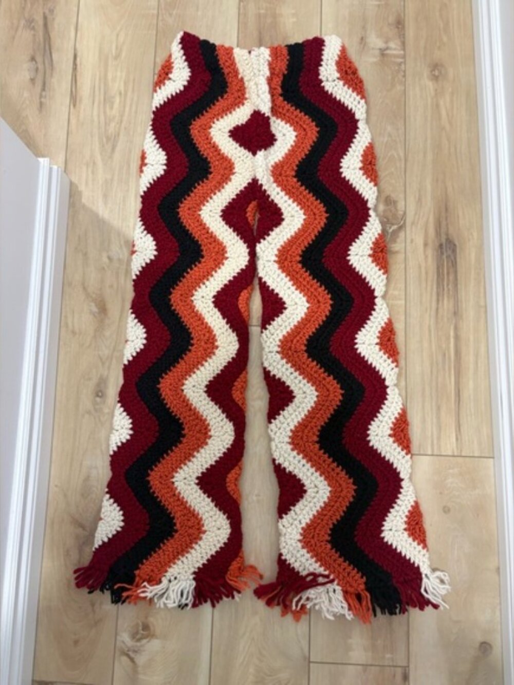 FREE PEOPLE “THE FARRA” CROCHET KNIT PANTS RARE  BOHO ICON  FESTIVAL STATEMENT - Picture 10 of 11